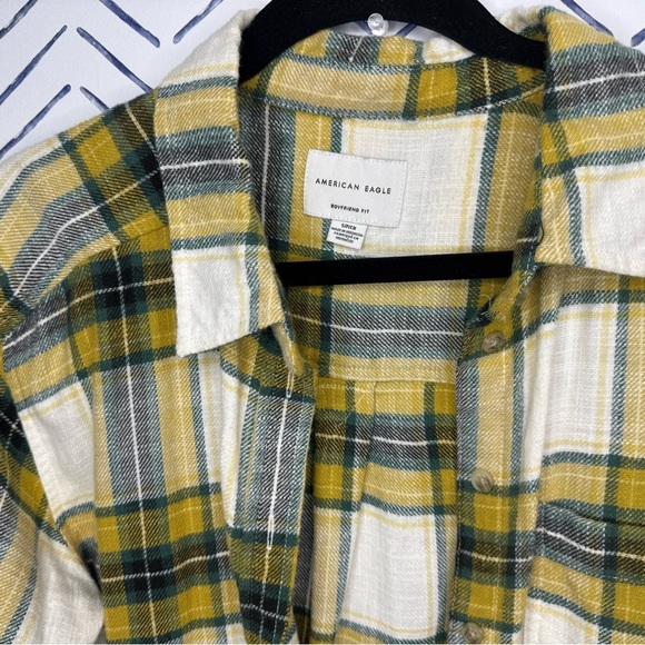 AE Boyfriend shirt Lightweight Flannel Button Down Blouse Size Small - Picture 3 of 4